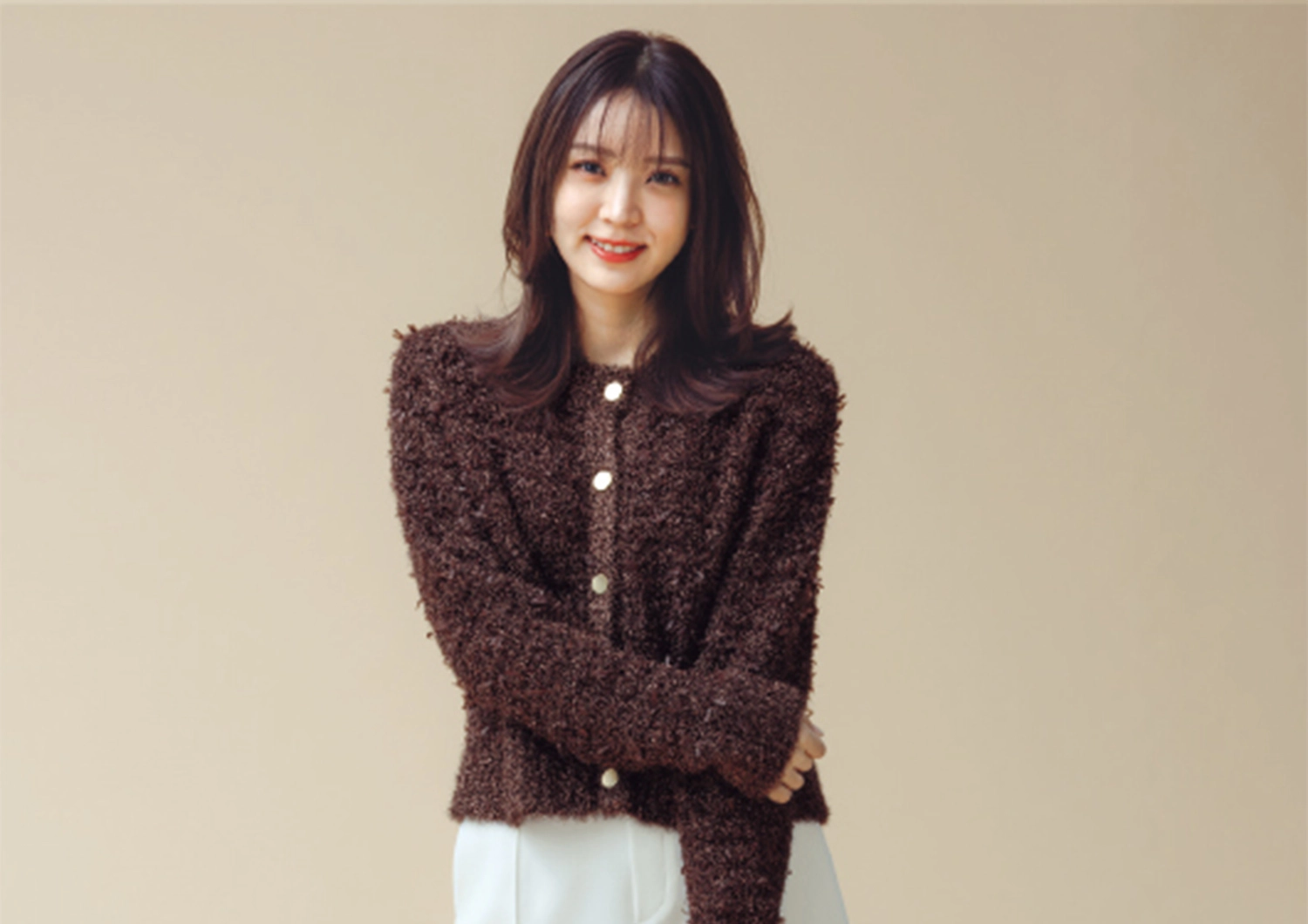 【小林由依】新年会の日は何を着る？トレンドの「ブラウン」で親しみやすさを上げてこ♡