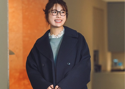 どんなボトムとも好相性！この冬注目「ミドル丈ピーコート」着回しコーデ3選