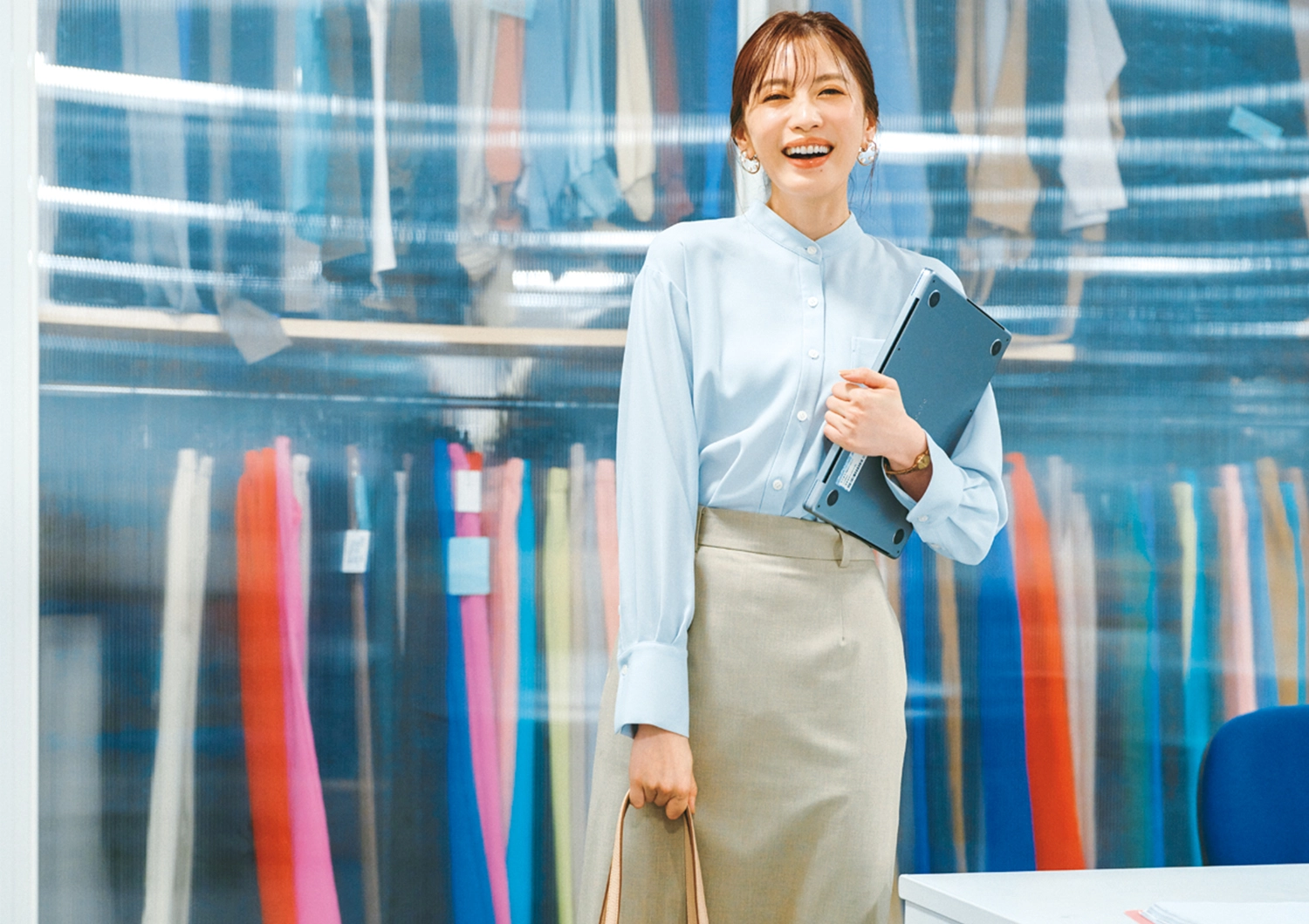 人気企画『4月→6月着回しスペシャル』の「先輩OL聡子」で一番使えたアイテムを発表！【andGIRL春号】のメイン画像