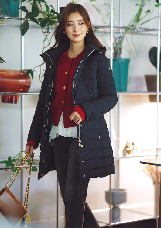 【OFF】中に赤ニットを仕込んだ女っぽカジュアル