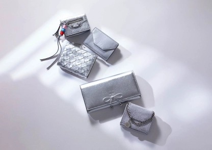 2026年を開運に導く「アイスグレー&シルバーグレー」のお財布♡憧れブランドのアイテムをチェック