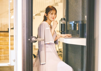 ラベンダーのニットドレスでモテ度UP♡デートにもおすすめな女っぽ通勤コーデ【毎日コーデ】