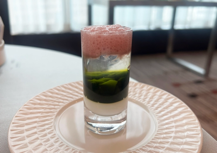 抹茶レモングラスジュレ チェリーの泡