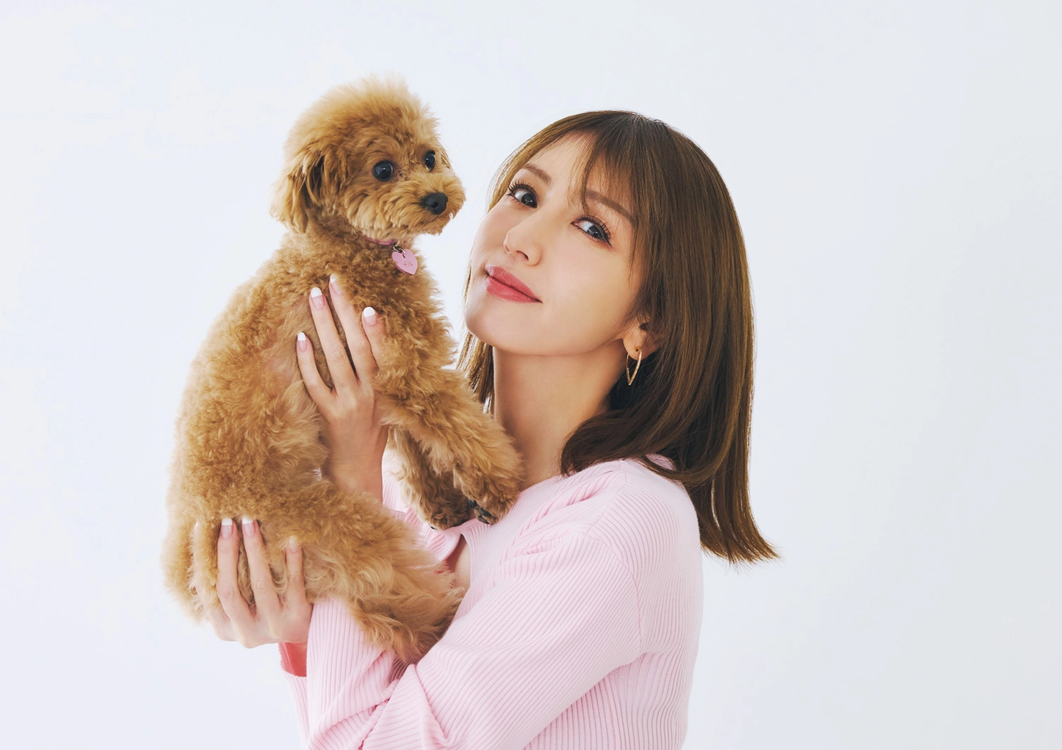 【美香】のバッグの中身を公開♡｜普段持ち歩いているお気に入りコスメやポーチは？