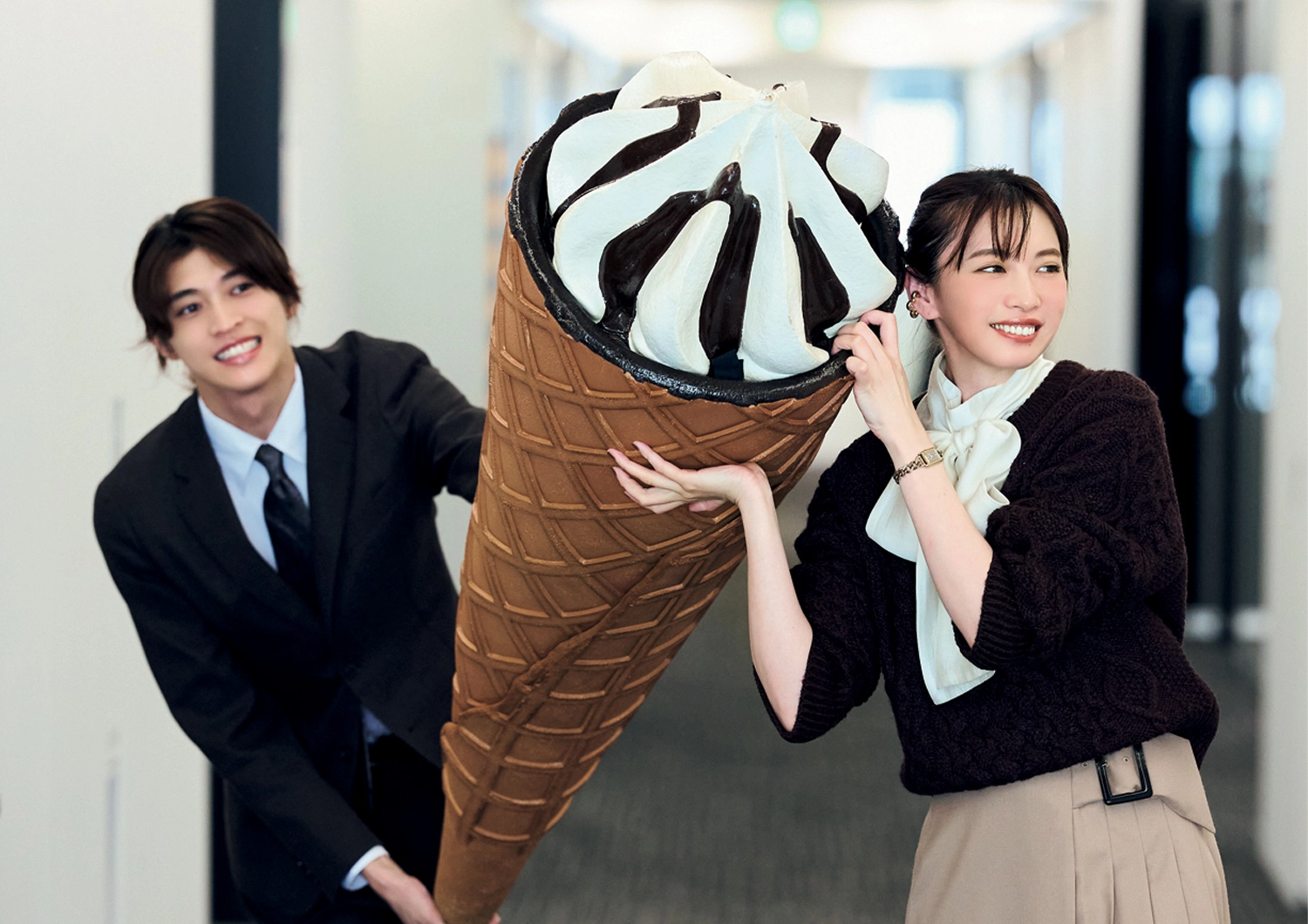 いつもより甘く♡リボンボウタイを効かせたブラウン通勤コーデ【毎日コーデ】