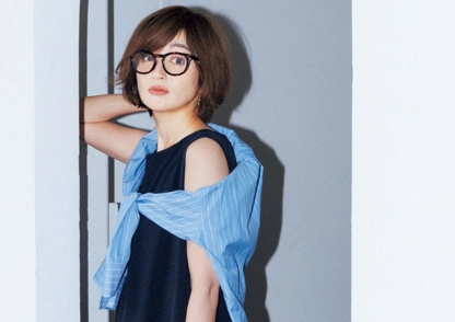 モノトーンを素敵にアプデ♡「黒ワンピ」をパパッと素敵に更新する小物テク