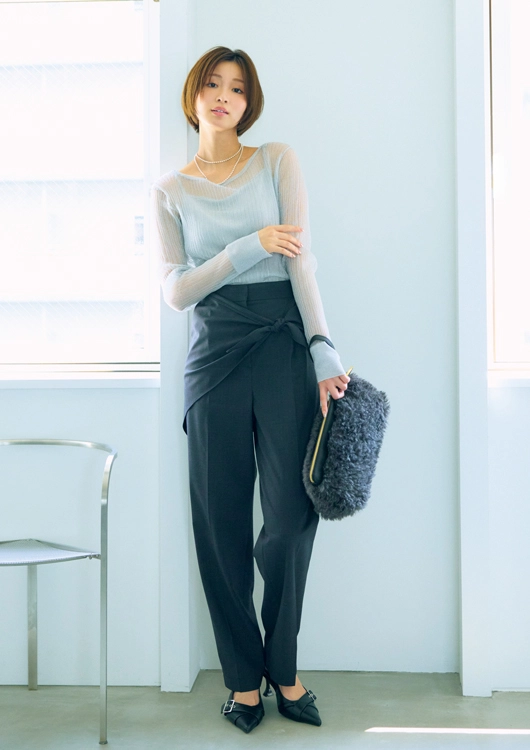 清涼感を意識して上品なグレーをレイヤード