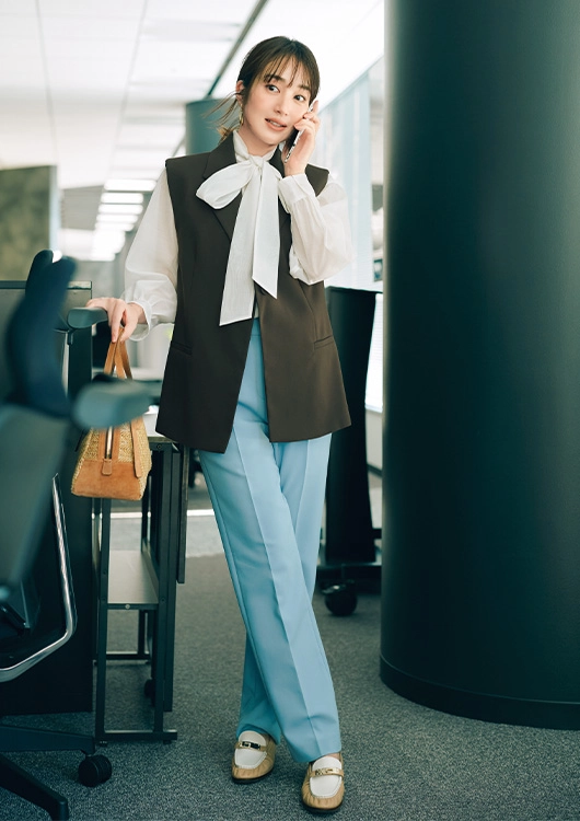 パンツ×ボウタイブラウス